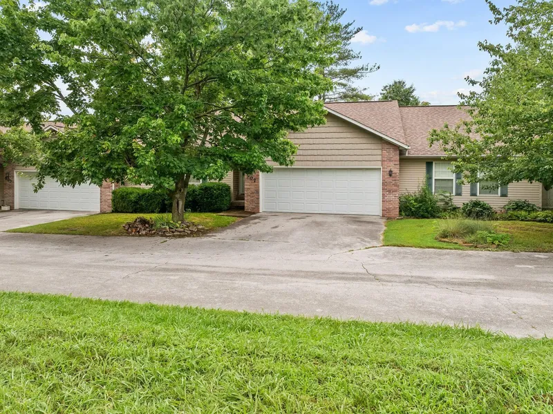 2 Bed 2 Bath Condo Auction