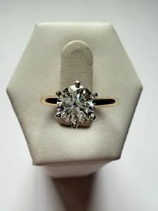 1.08 CT GCAL Certified Round Brilliant Diamond Ring