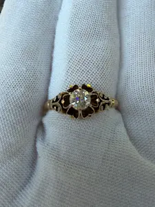 14K Gold Floral Diamond Ring