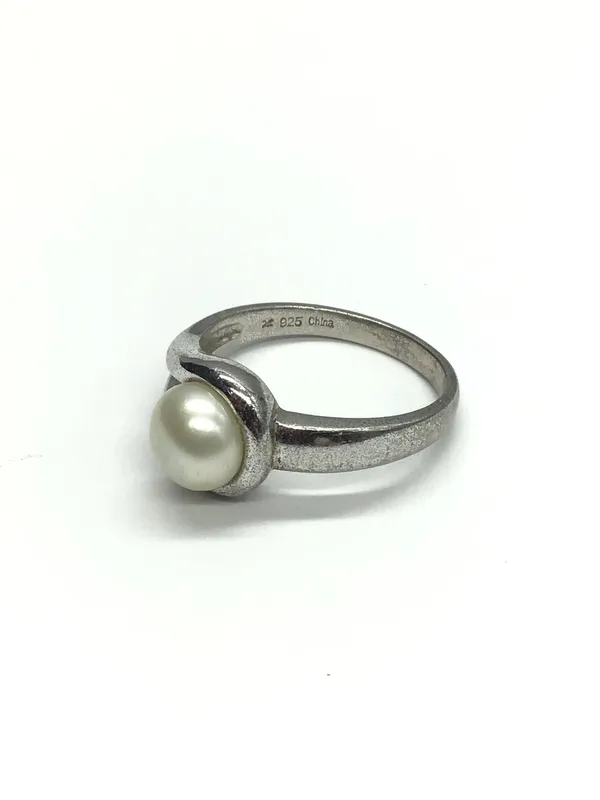Sterling silver ring from auction in Springfield, Missouri — image 39