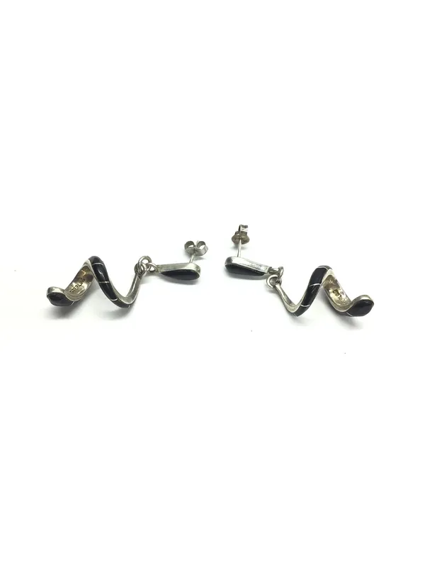Zuni black onyx swirl earrings from auction in Springfield, Missouri — image 44