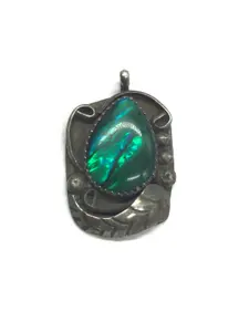 Navajo mother of pearl pendant