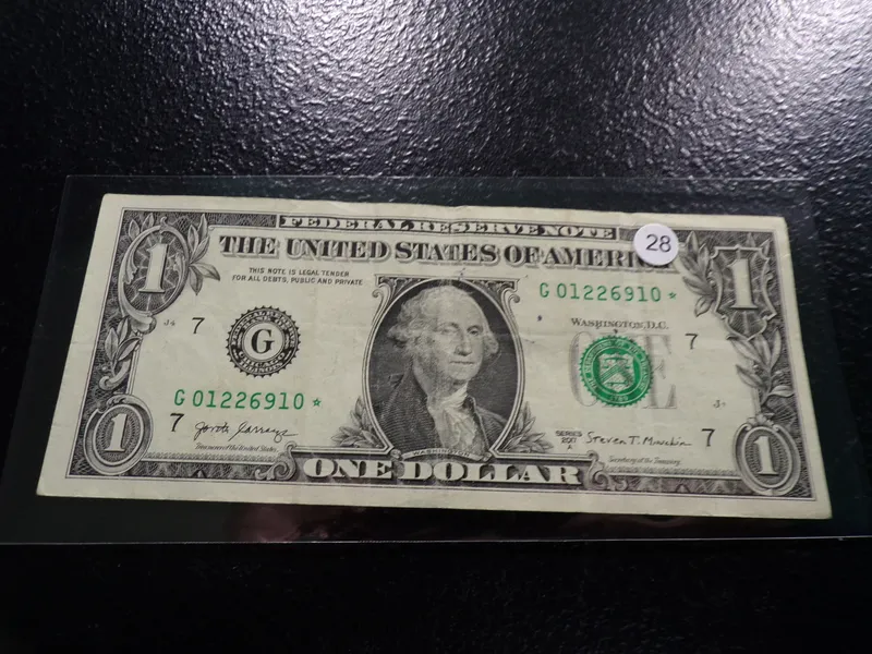 2017-A GREEN SEAL $1 FEDERAL RESERVE STAR NOTE from auction in Englewood, Ohio — image 29
