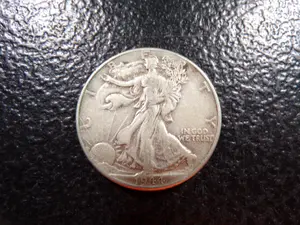 1944 WALKING LIBERTY SILVER HALF DOLLAR