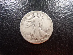 1943 WALKING LIBERTY SILVER HALF DOLLAR