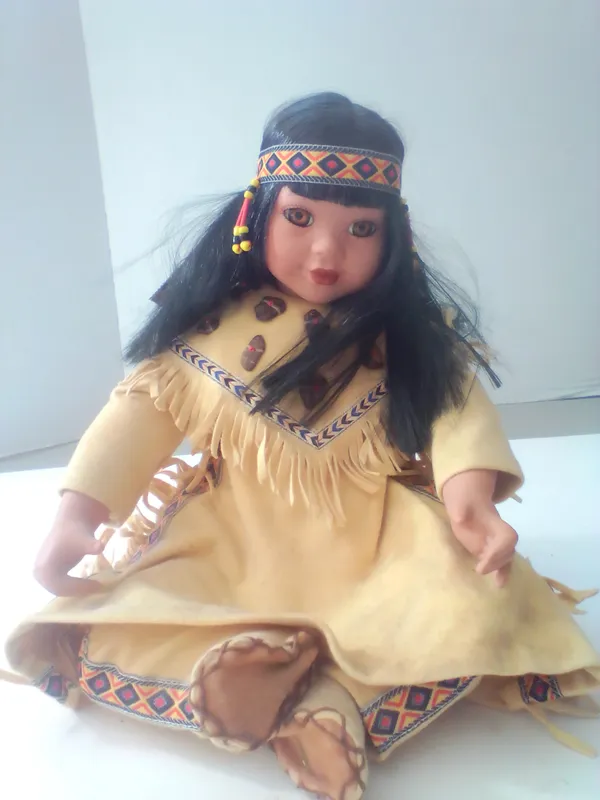 Artaffects Princess of the Sun Gregory Perillo Porcelain Native American Style Doll 1994 from auction in Brewton, Alabama — image 43
