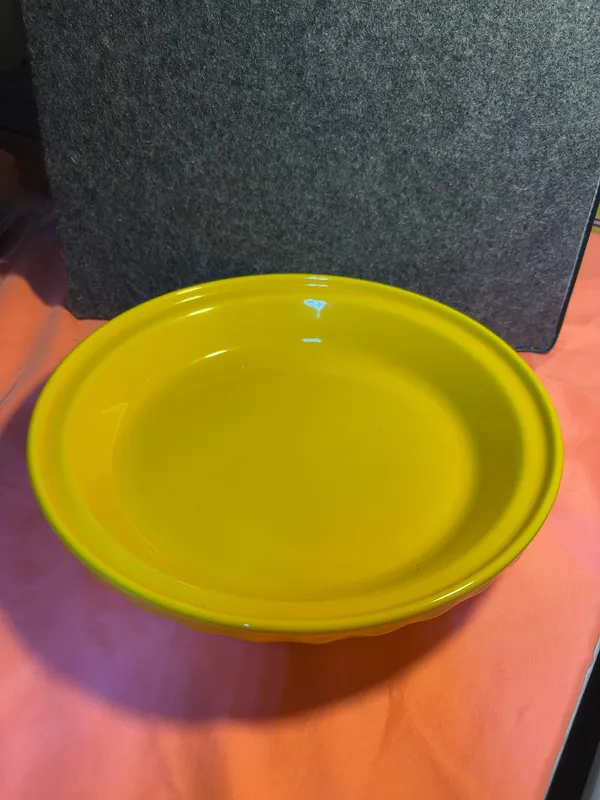 Fiesta Sunflower Yellow Deep Dish Pie Baker from auction in Brewton, Alabama — image 13