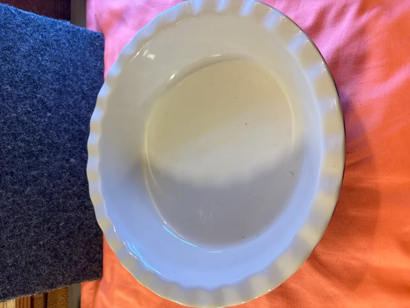 Cook's Tools Navy Blue and White Polka Dot Ceramic Fluted Pie Dish from auction in Brewton, Alabama — image 20