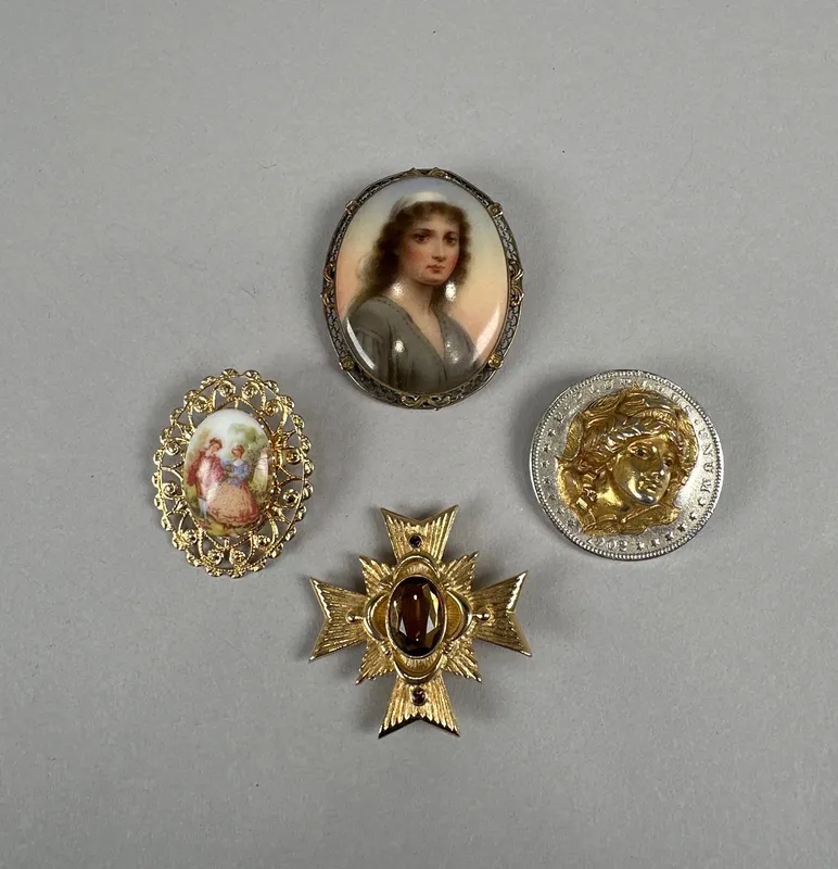Collection of Four Brooches from auction in Cranston, Rhode Island — image 7