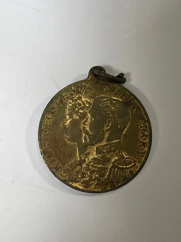 King George VI & Queen Mary Coronation Medal 1911 from auction in Cranston, Rhode Island — image 7