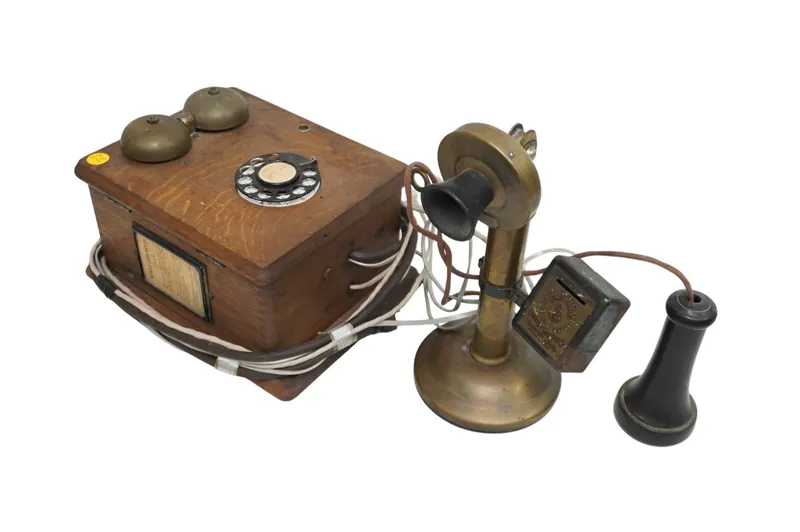 WESTERN ELECTRIC OAK FIDDLEBACK WALL PHONE from auction in Mount Pleasant, South Carolina — image 15