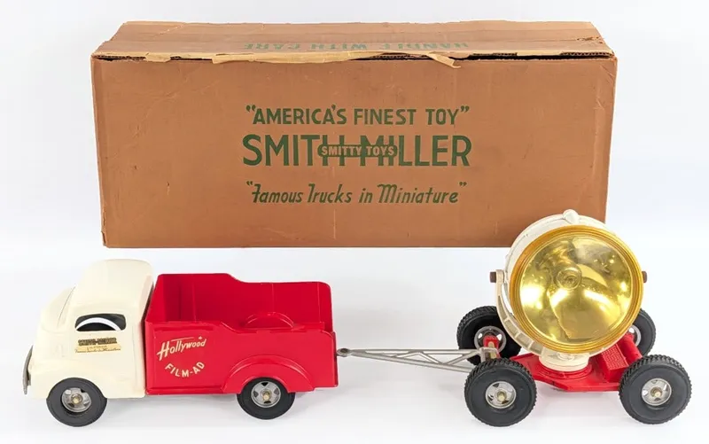 Smith Miller GMC Hollywood Film-Ad Truck w/ Searchlight & Box from auction in IN, — image 24