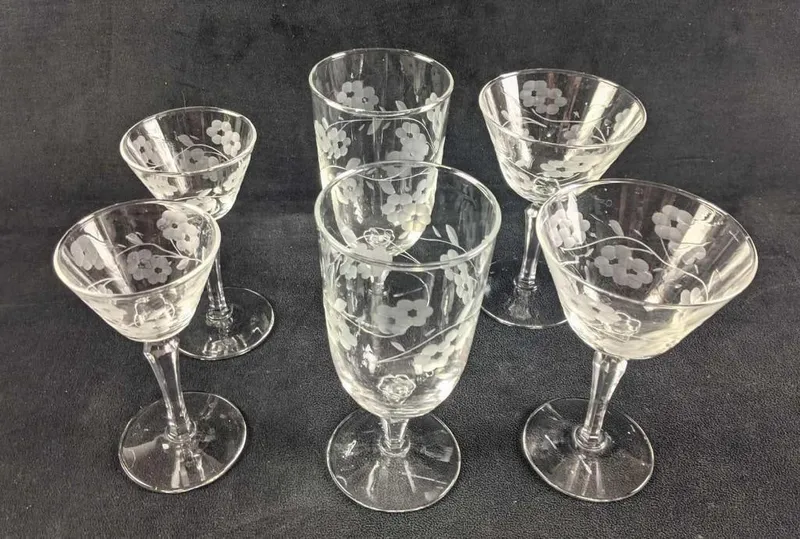 Six Glasses Three Pairs of Drinking Glasses from auction in Orlando, Florida — image 11
