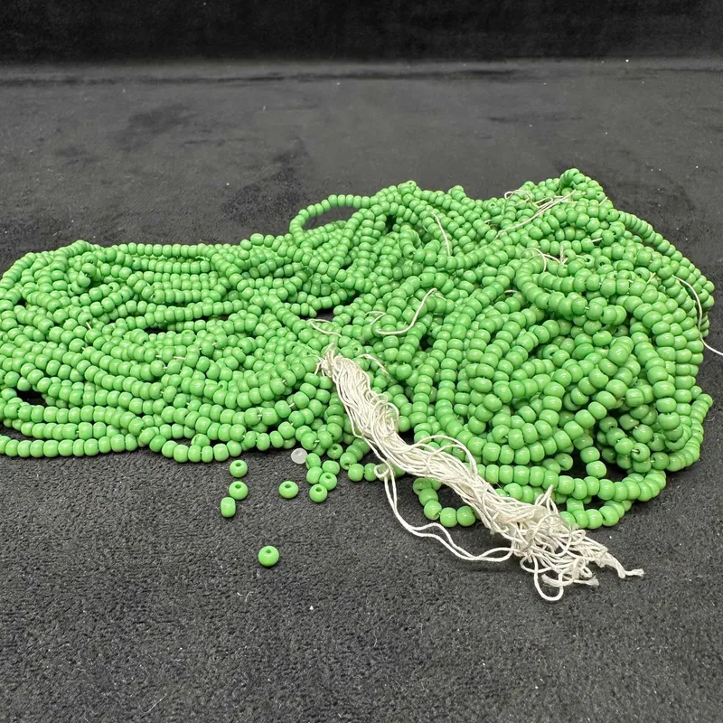 Small Green Bead Strands and Loose Pieces Costume Jewelry Set from auction in Orlando, Florida — image 12