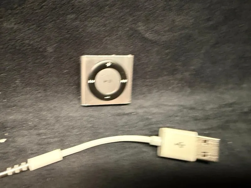 4th Final Gen iPod Shuffle from auction in Orlando, Florida — image 5