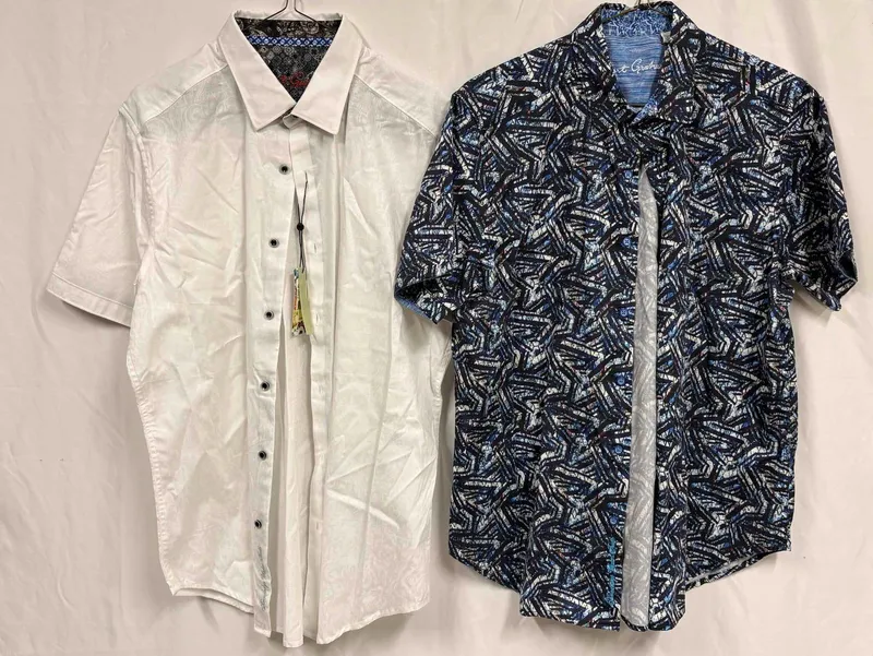 2PC Robert Grahams White and Blue Patterned Mens Short Sleeve Dress Shirt Bundle from auction in Orlando, Florida — image 35