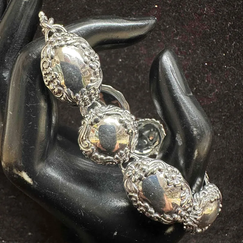 925 SU Sterling Silver Floral Engraved Bracelet F33 from auction in Orlando, Florida — image 43