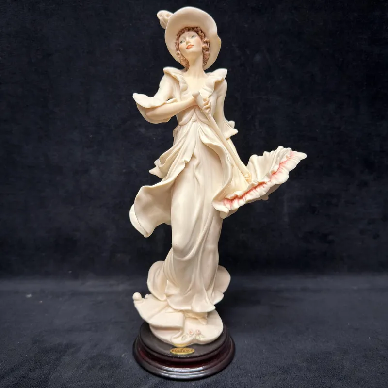Giuseppe Armani Figurine Sun Shower 0656F Italy R240 from auction in Orlando, Florida — image 2