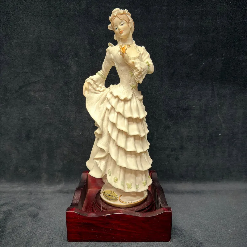 Giuseppe Armani Florence 0297F Little Butterfly Figurine with Wood Display Base R240 from auction in Orlando, Florida — image 6