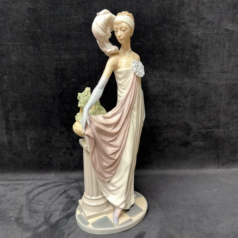 Lladro 5283 Elegant Lady with Pedestal Porcelain Figurine Socialite of the 20s from auction in Orlando, Florida — image 9