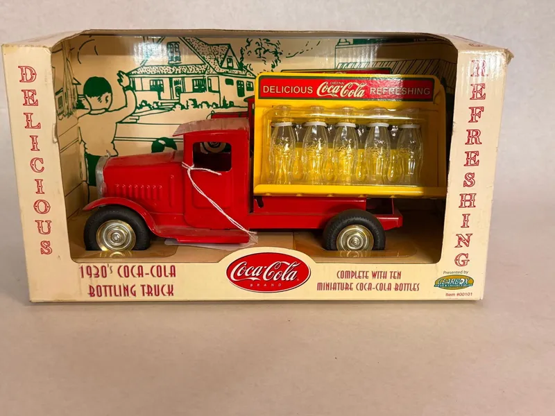 Gearbox 1930s Coca-Cola Bottling Truck from auction in Dundee, Ohio — image 20