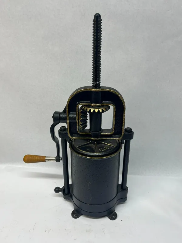 Landers Frary & Clark Stuffer & Press from auction in Dundee, Ohio — image 38