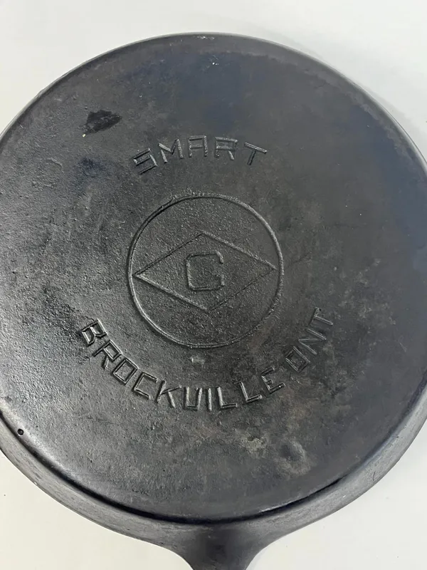 James Smart Mfg No. 9 Cast Iron Skillet from auction in Dundee, Ohio — image 37