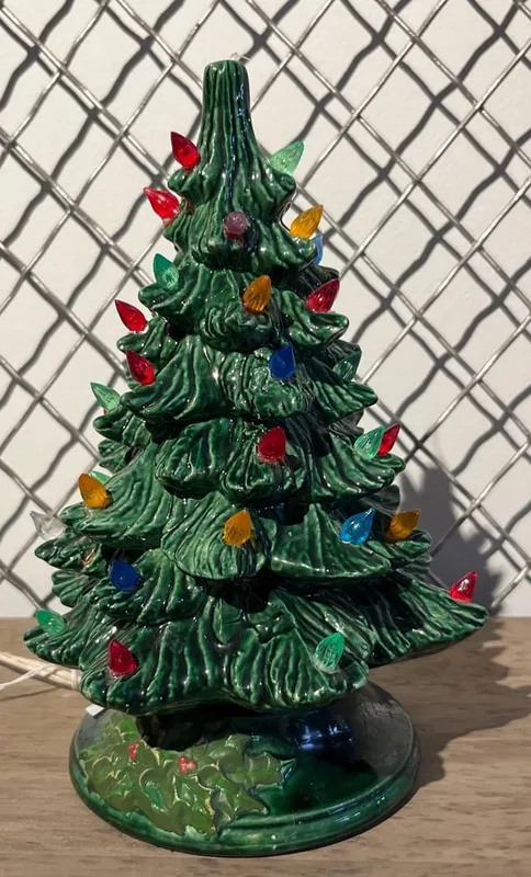 Illuminated Ceramic Christmas Tree from auction in Dundee, Ohio — image 13