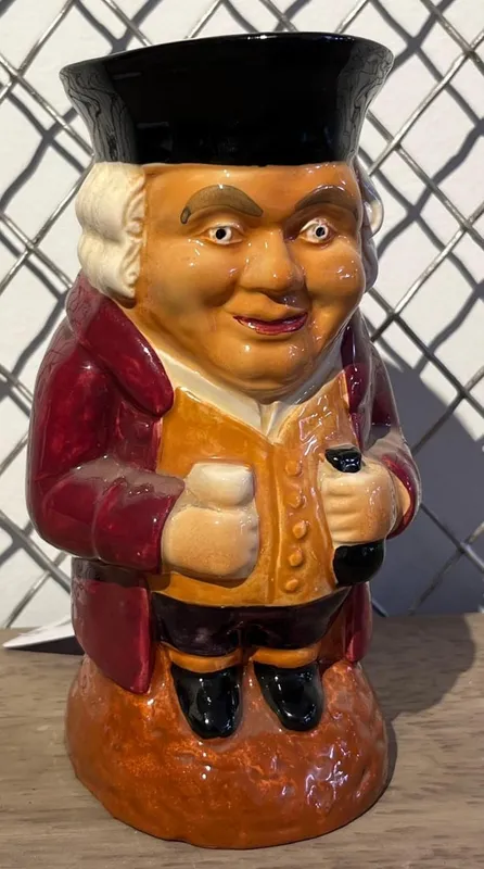 Shorter & Son Crown Devon Toby Jug from auction in Dundee, Ohio — image 32