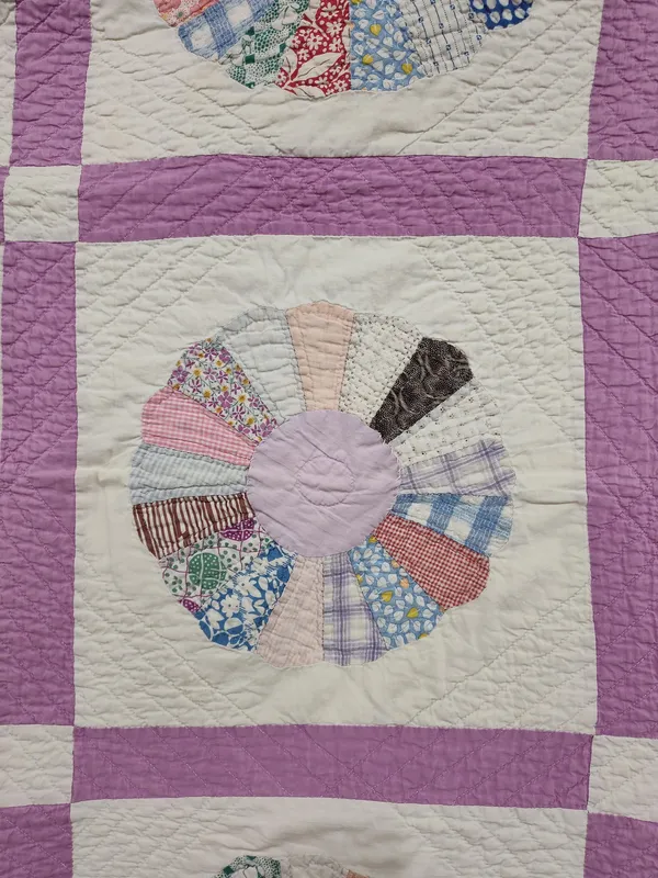 Mid-20th C. Dresden Plate Patchwork Quilt from auction in Dundee, Ohio — image 5