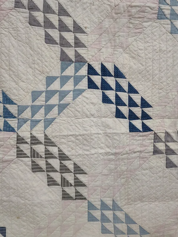 Ocean Waves Pattern Cotton Quilt, c. 1890-1920 from auction in Dundee, Ohio — image 9