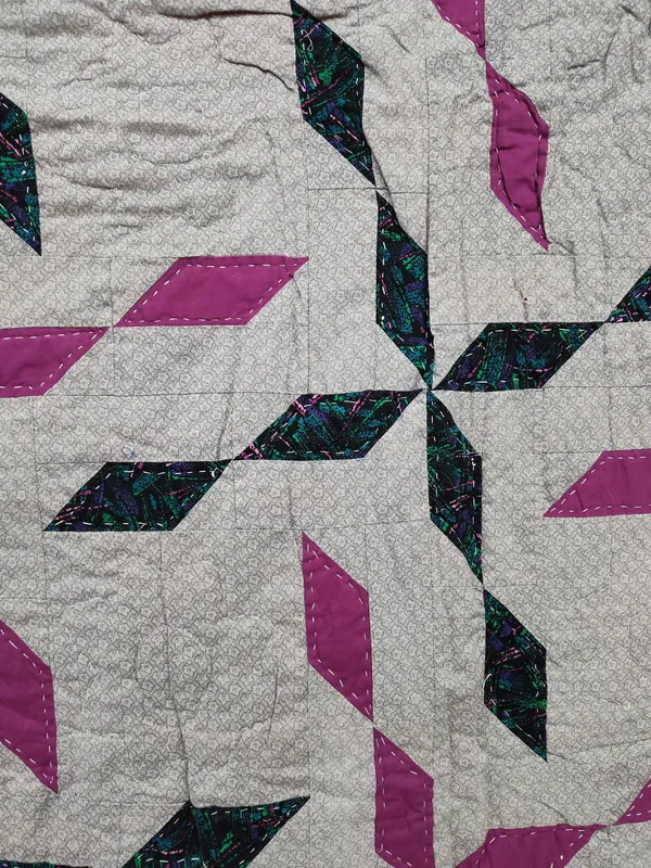Reversible Hand-Quilted Patchwork Star Quilt from auction in Dundee, Ohio — image 14
