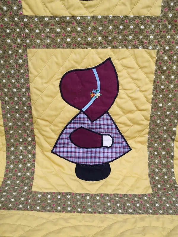 Hand-Appliqued Sunbonnet Sue Quilt from auction in Dundee, Ohio — image 39