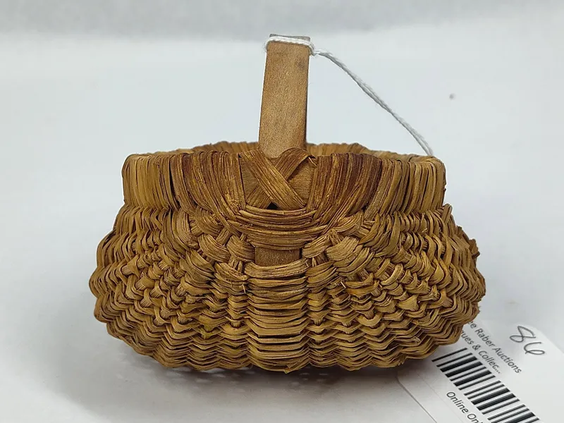 Splint Porcupine Weave Buttocks Basket from auction in Dundee, Ohio — image 11