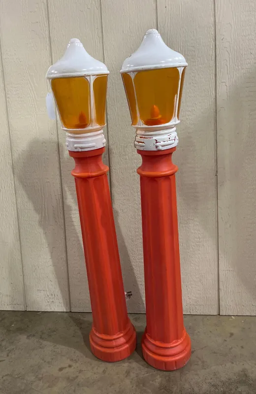 Pair Electrified Blow Mold Street Lamps from auction in Dundee, Ohio — image 20