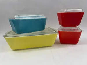 American Pyrex Primary Refrigerator Set