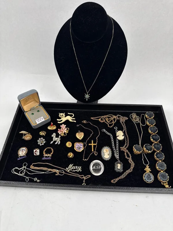 Vtg 14K Gold, Costume & Intaglio from auction in Dundee, Ohio — image 34