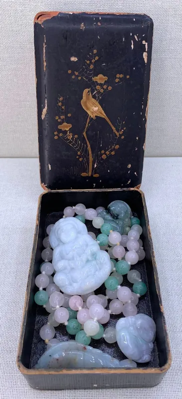 5 pc Jade Amulet and Necklace Collection in Early Gilded Bird Lacquer Box from auction in Dundee, Ohio — image 15