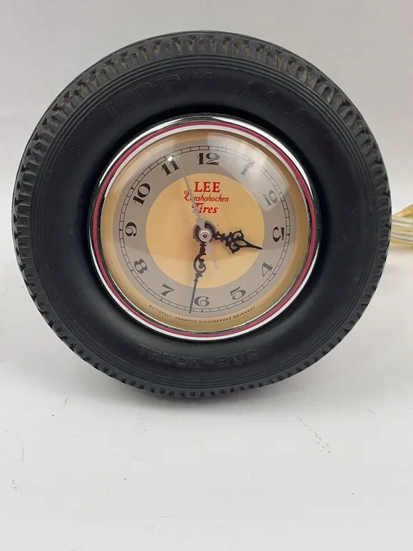 Lee Tires Rubber Tire Desk Clock from auction in Dundee, Ohio — image 4