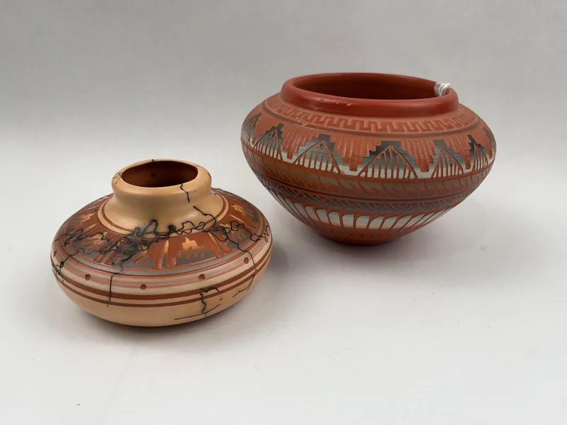 Pair Navajo Seed Jars with Tannia Neal from auction in Dundee, Ohio — image 18