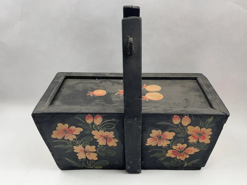 Qing Style Painted Wood Lidded Basket from auction in Dundee, Ohio — image 36