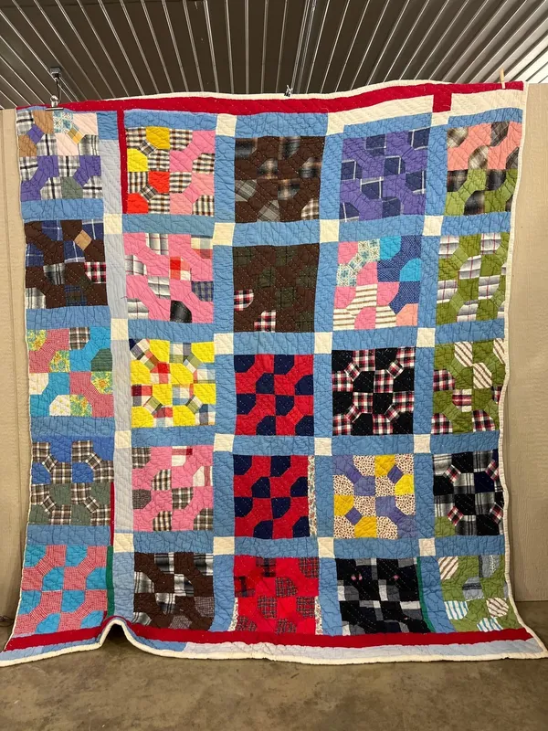 Bow Tie Patchwork Quilt from auction in Dundee, Ohio — image 48