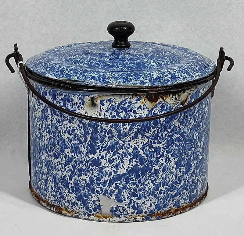 Blue & White Mottled Graniteware Bucket from auction in Dundee, Ohio — image 10