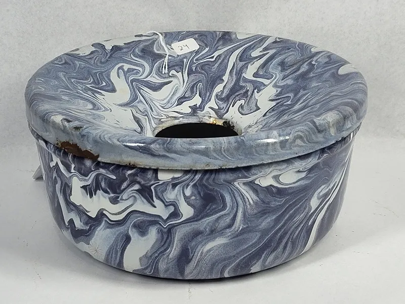 Blue Swirl Graniteware Spittoon from auction in Dundee, Ohio — image 15