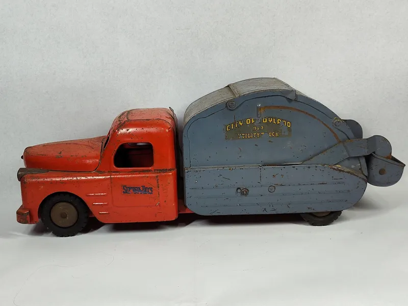 Structo International Harvester Truck from auction in Dundee, Ohio — image 17