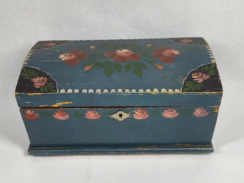 Swedish Folk Art Painted Wood Domed Box from auction in Dundee, Ohio — image 21