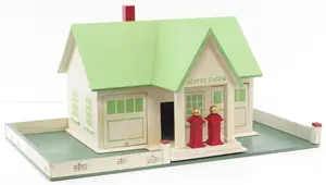 1930-40 Arcade Service Station diorama