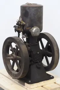 Ideal vertical ignitor engine