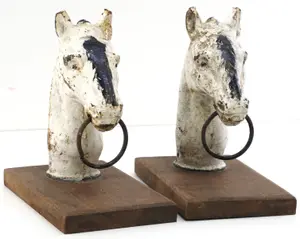 (2) Cast iron horse-head horse ties