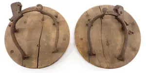 Set of mechanical horse muck shoes